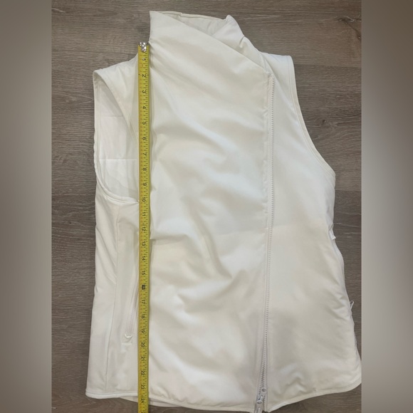 New Balance Cream Ivory Puffer Vest Asymmetrical Zipper - Picture 7 of 8